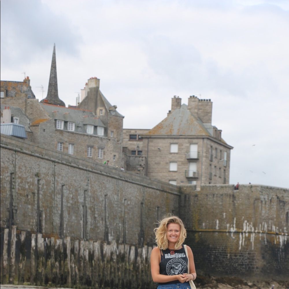 Meet your Posher, Emma
